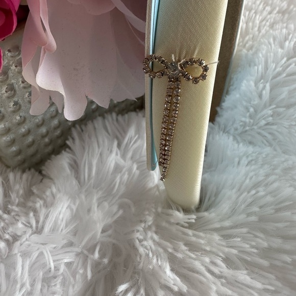 Badgley Mischka Beautiful Cream Headband with Rhinestone Bow - Picture 2 of 4